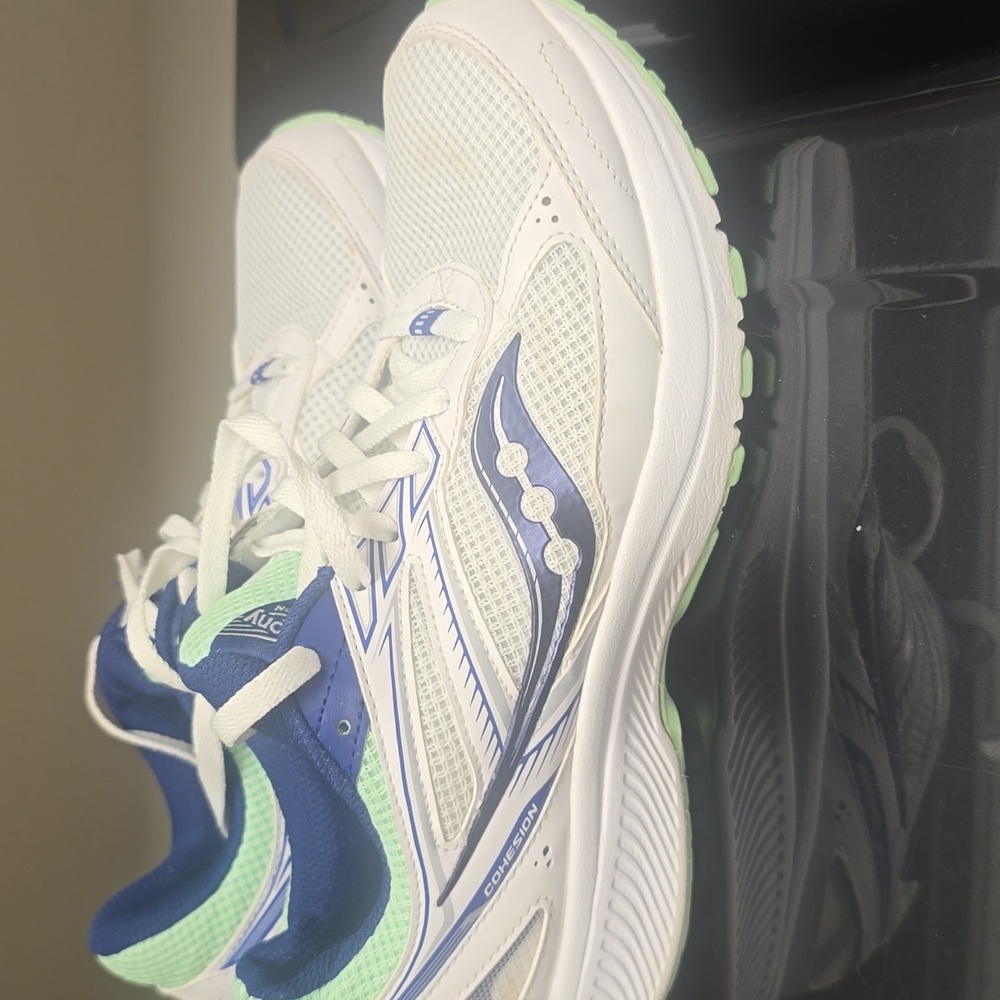 Saucony Women's Blue and White Sneakers